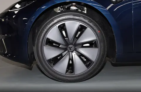 特斯拉Model 3和小米SU7，谁更懂年轻人的操控渴望？车主都这么说